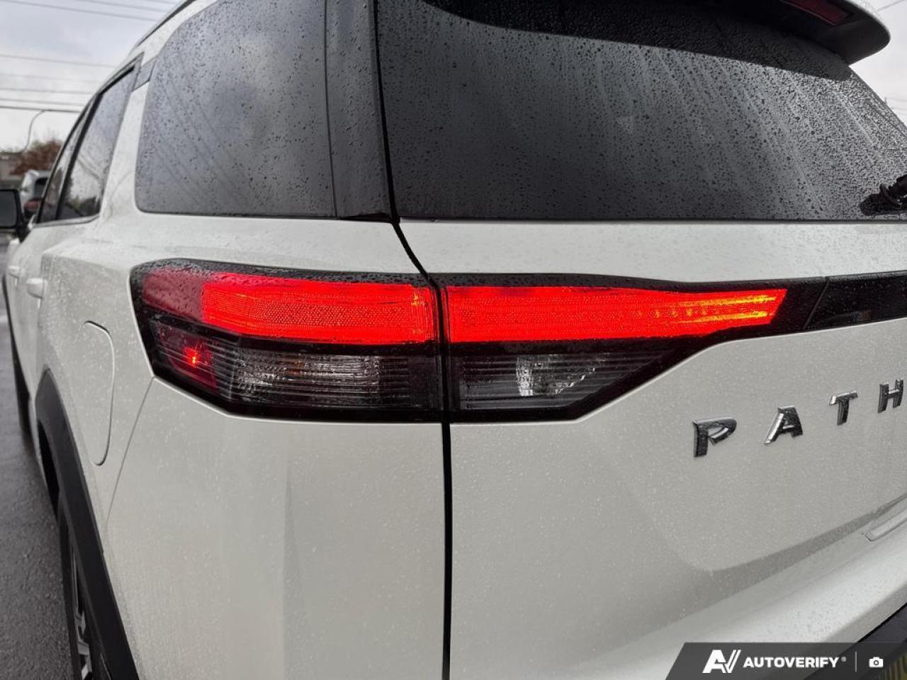 2023 Nissan Pathfinder Platinum BACKUP CAM   BLUETOOTH   HTD & CLD SEATS Photo