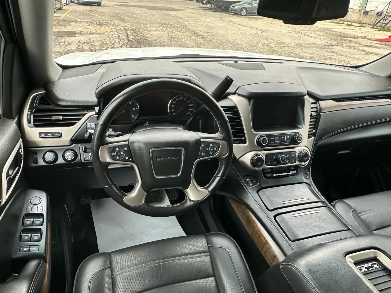 2018 GMC Yukon Denali ~ 6.2L ~ NO ACCIDENTS ~ CERTIFIED Photo4