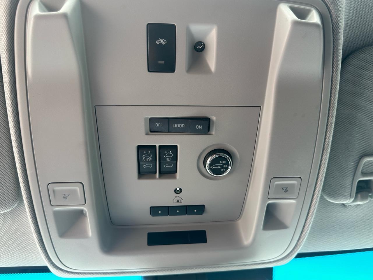 2018 GMC Yukon Denali ~ 6.2L ~ NO ACCIDENTS ~ CERTIFIED Photo