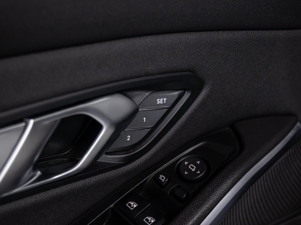 2020 BMW 3 Series 330i xDrive BLIND SPOTS NAVI REAR VIEW CAMERA Photo