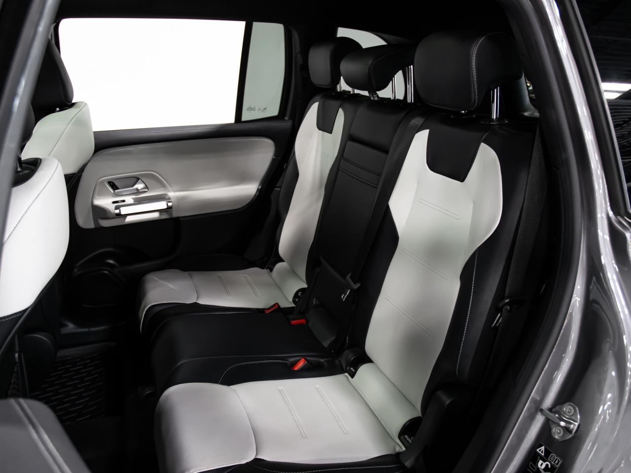 2021 Mercedes-Benz GLB GLB 250 4MATIC SUV AMG PKG 7 PASSENGER REAR VIEW Photo