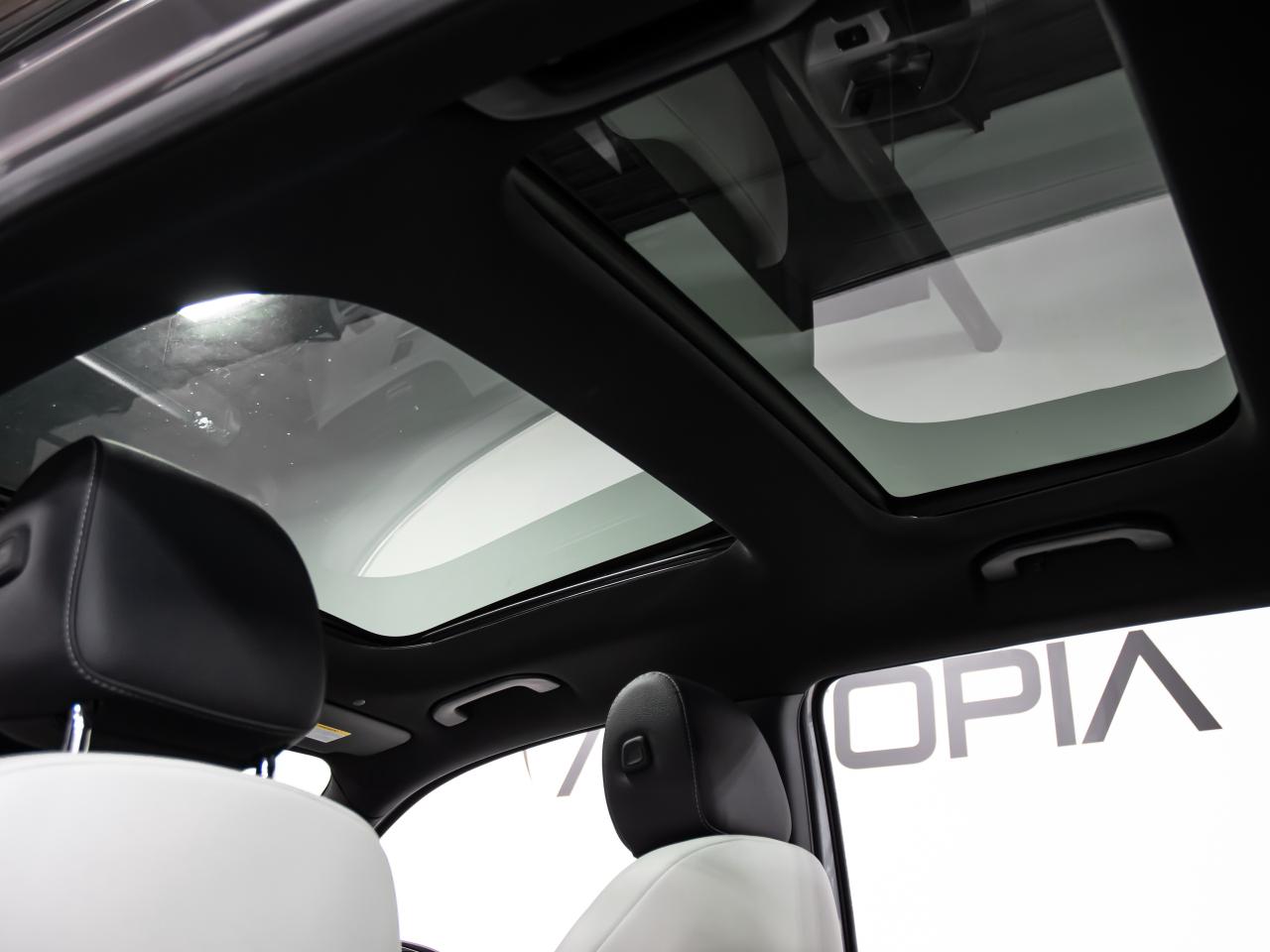 2021 Mercedes-Benz GLB GLB 250 4MATIC SUV AMG PKG 7 PASSENGER REAR VIEW Photo