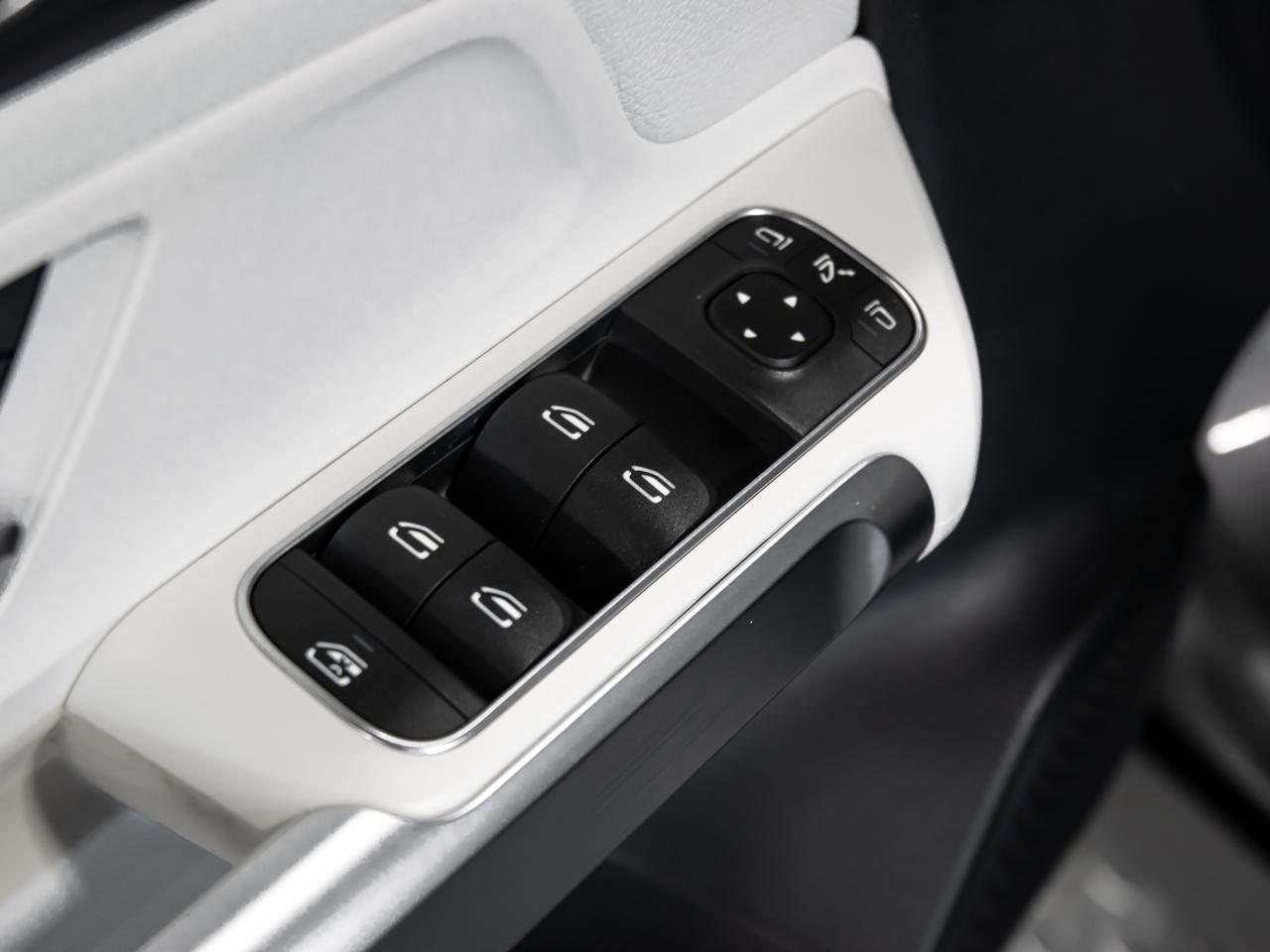 2021 Mercedes-Benz GLB GLB 250 4MATIC SUV AMG PKG 7 PASSENGER REAR VIEW Photo