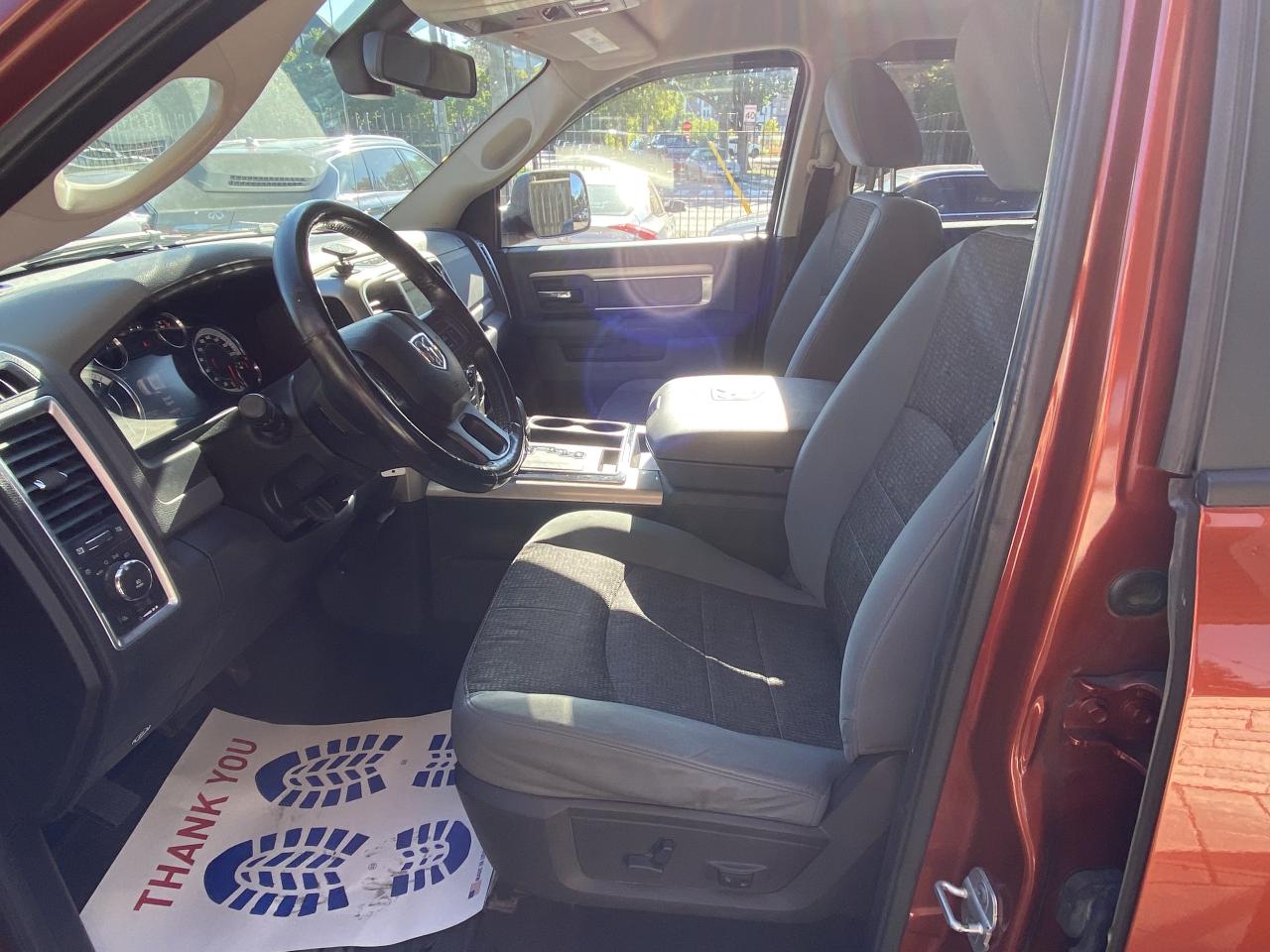 2013 RAM 1500 4WD Quad Cab 140.5  Outdoorsman Photo4