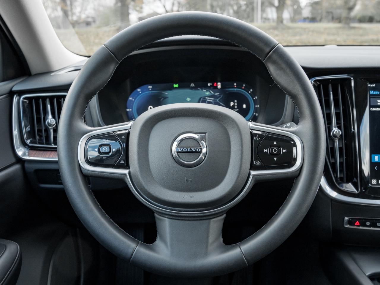 2025 Volvo V60 Cross Country B5 AWD Plus  19" ALLOY WHEELS  STATION WAGON Photo