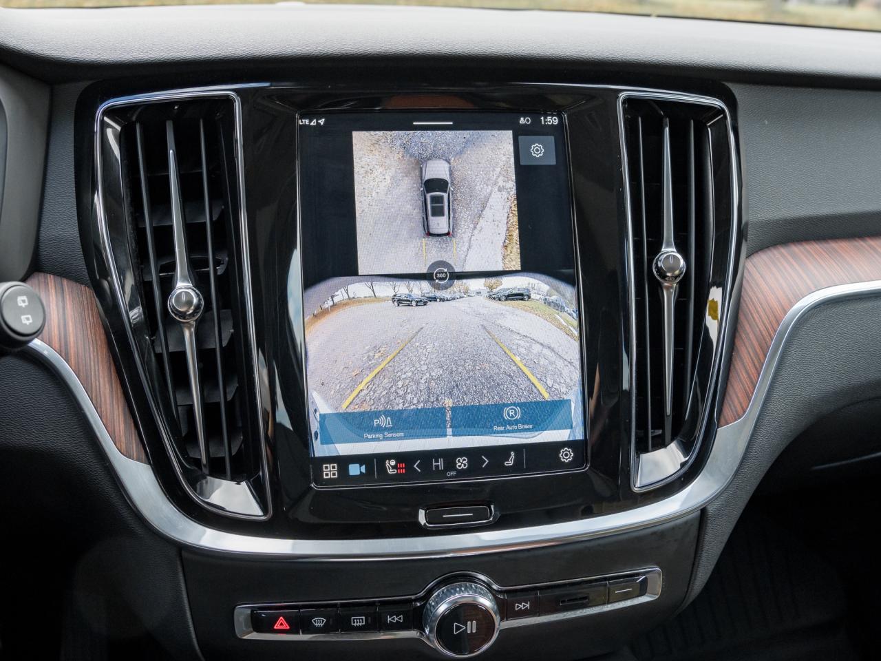 2025 Volvo V60 Cross Country B5 AWD Plus  19" ALLOY WHEELS  STATION WAGON Photo