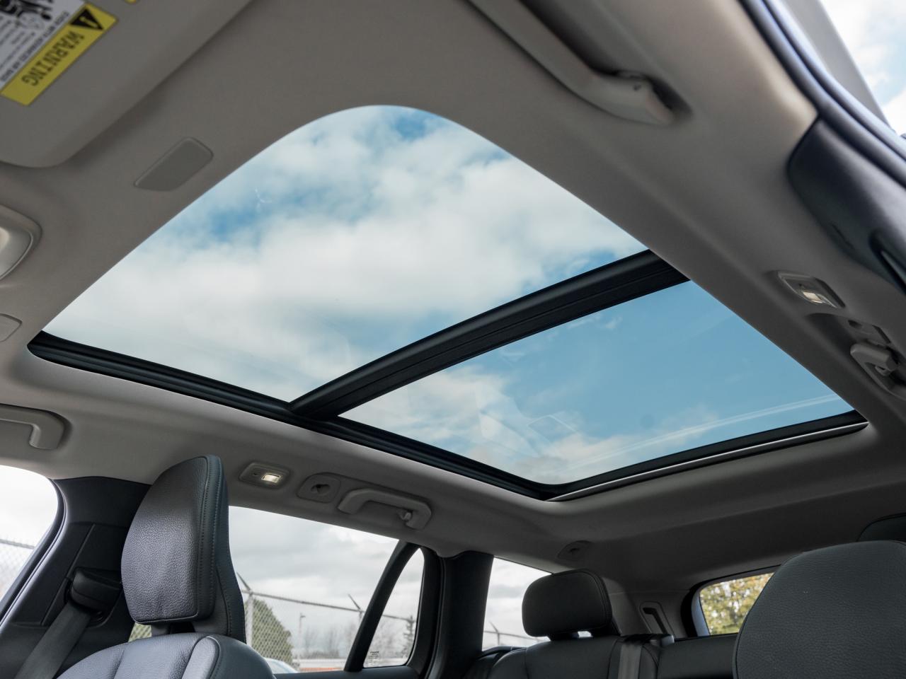 2025 Volvo V60 Cross Country B5 AWD Plus  19" ALLOY WHEELS  STATION WAGON Photo