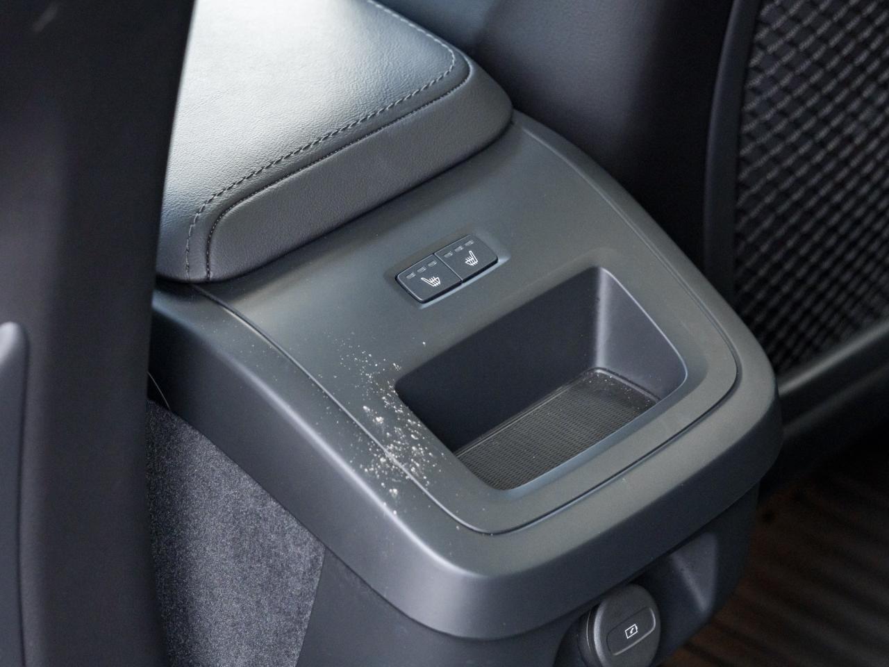 2025 Volvo V60 Cross Country B5 AWD Plus  19" ALLOY WHEELS  STATION WAGON Photo