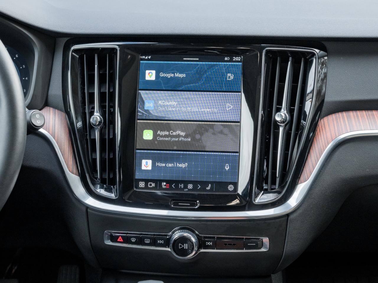 2025 Volvo V60 Cross Country B5 AWD Plus  19" ALLOY WHEELS  STATION WAGON Photo