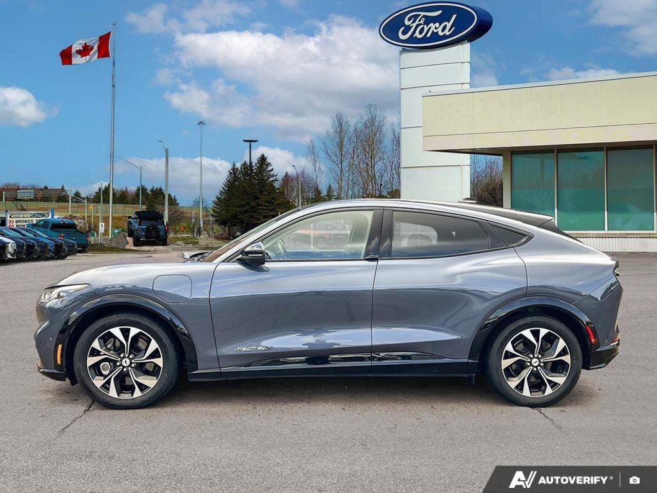 2021 Ford Mustang Mach-E Premium   LEASE RETURN   MOONROOF   EXT BATT LEASE Photo3