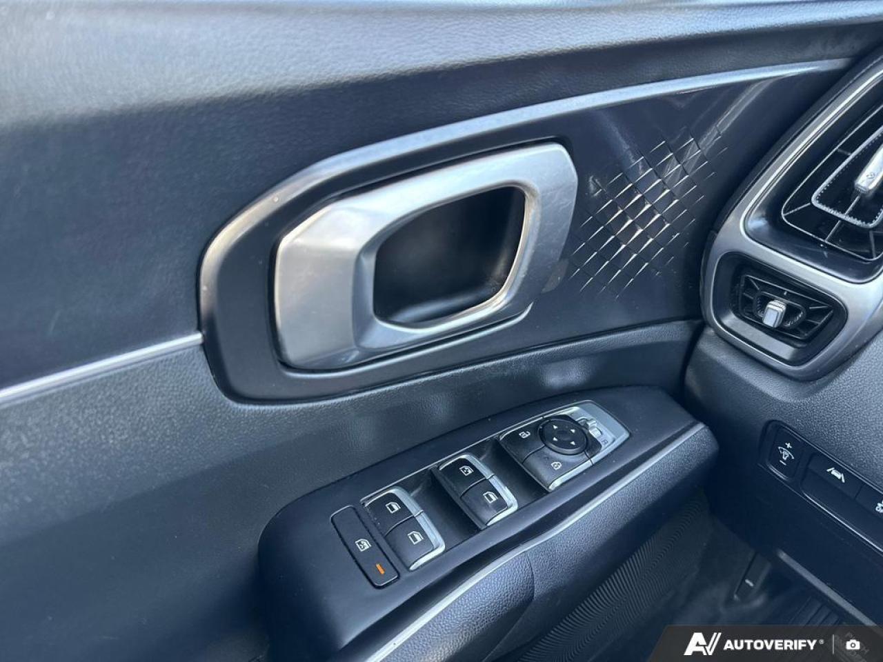 2023 Kia Sorento 2.5L LX+ BACKUP CAM   BLUETOOTH   HTD SEATS   KEYL Photo