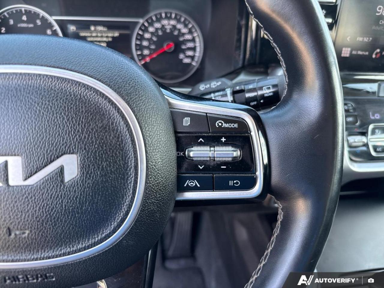 2023 Kia Sorento 2.5L LX+ BACKUP CAM   BLUETOOTH   HTD SEATS   KEYL Photo