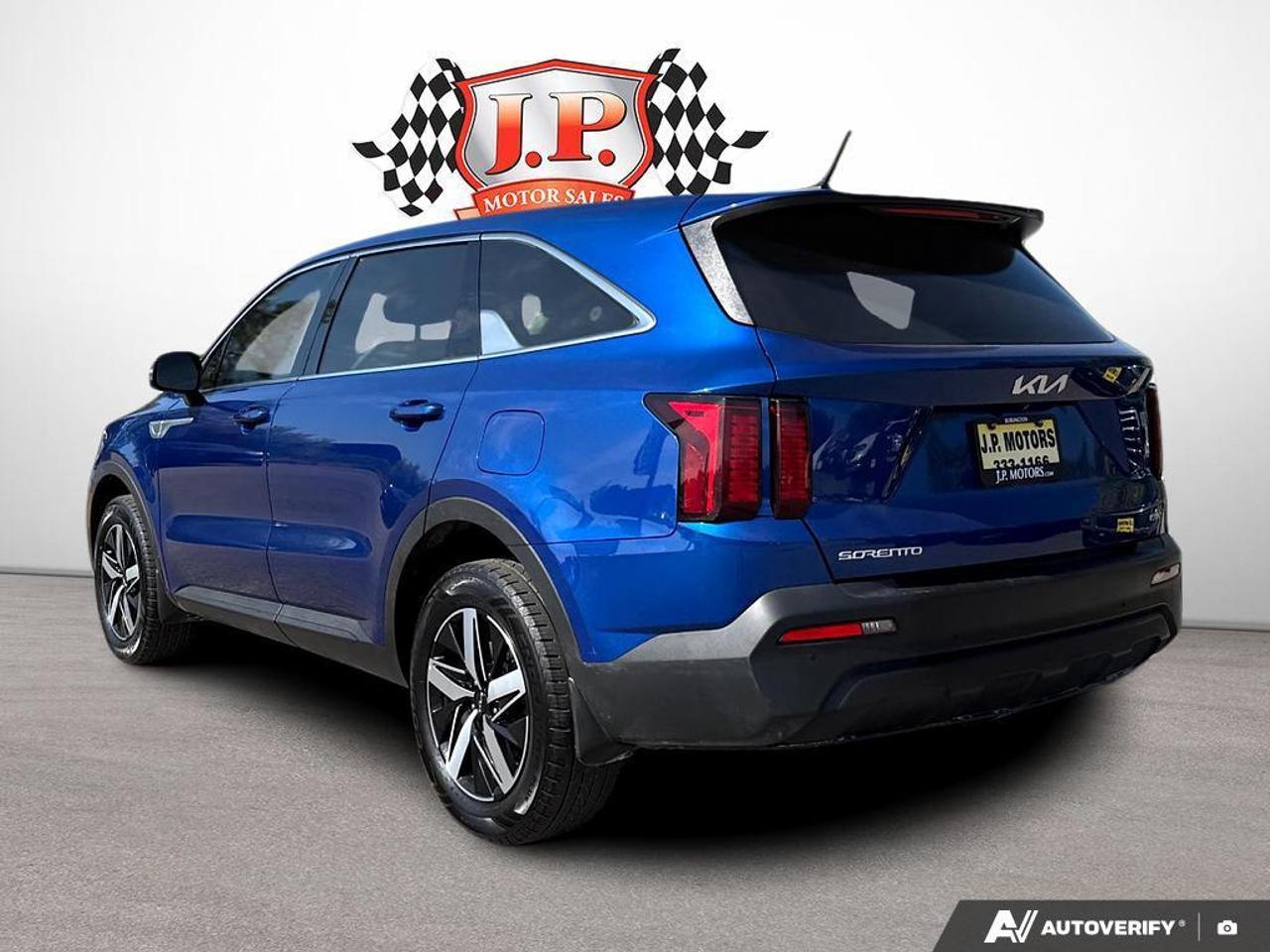 2023 Kia Sorento 2.5L LX+ BACKUP CAM   BLUETOOTH   HTD SEATS   KEYL Photo