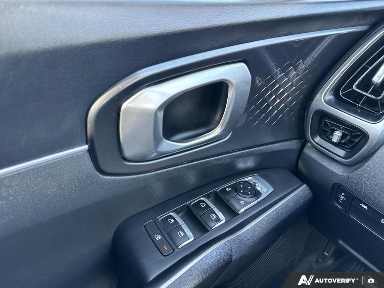 2023 Kia Sorento 2.5L LX+ BACKUP CAM   BLUETOOTH   HTD SEATS   KEYL Photo