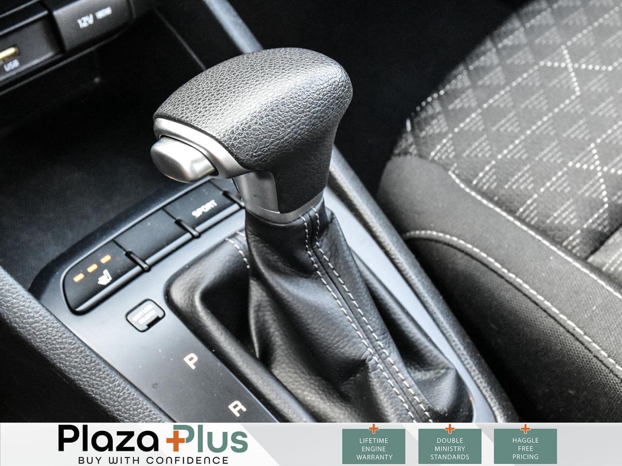 2023 Kia Rio 5-door LX+ Clean CarFax   Certified   Automatic / Photo