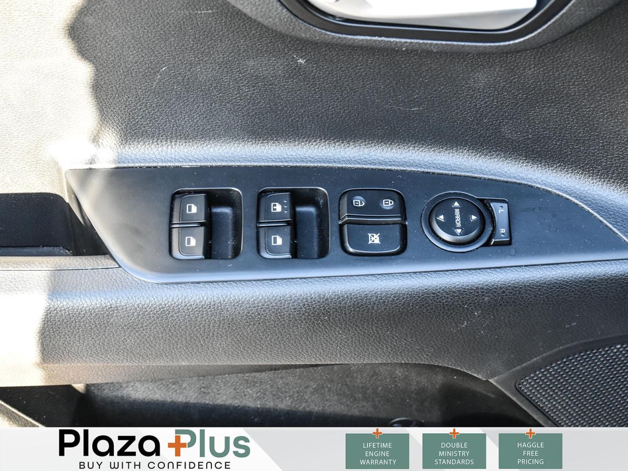 2023 Kia Rio 5-door LX+ Clean CarFax   Certified   Automatic / Photo