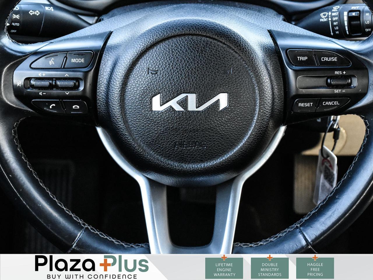 2023 Kia Rio 5-door LX+ Clean CarFax   Certified   Automatic / Photo