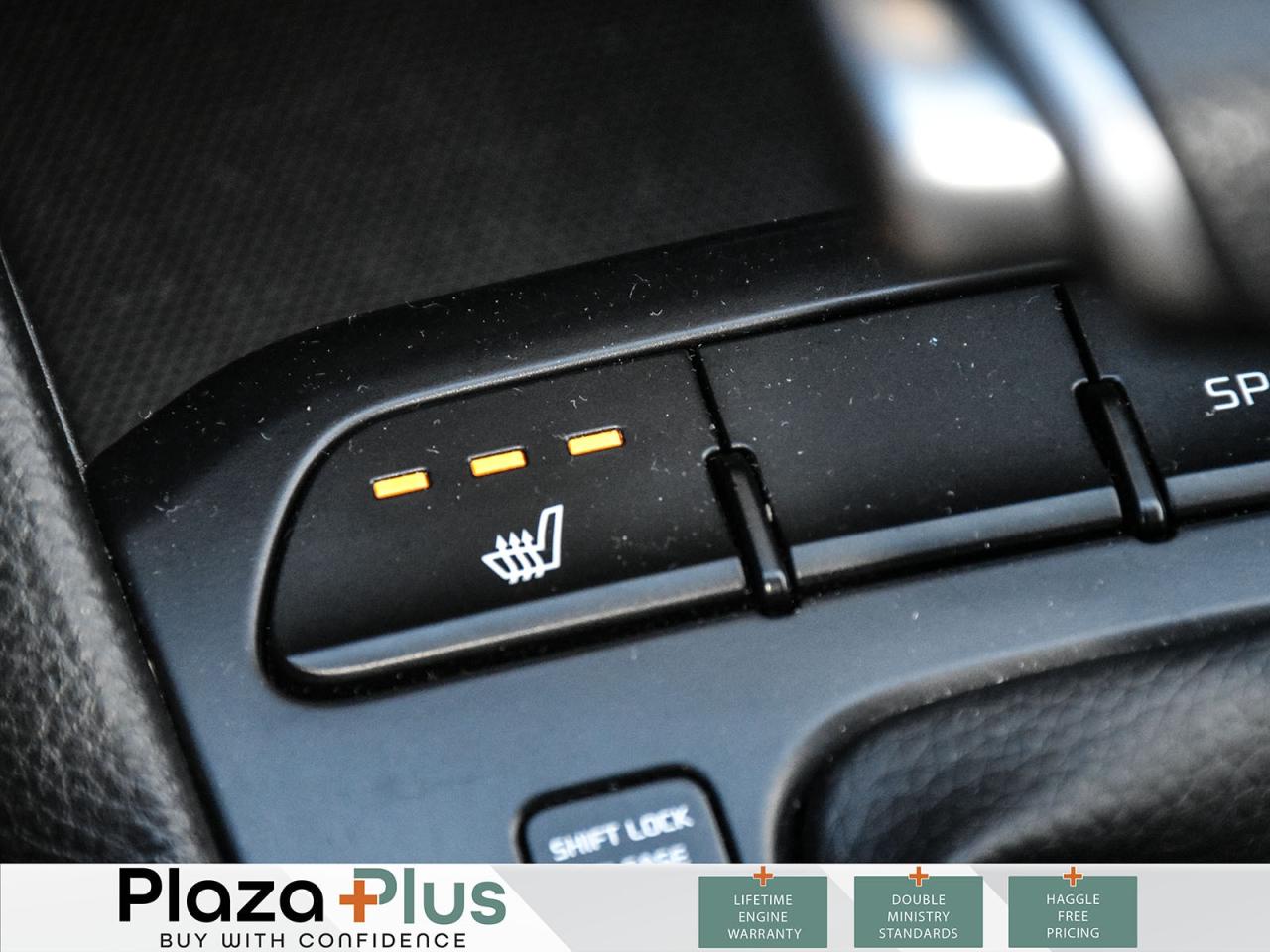 2023 Kia Rio 5-door LX+ Clean CarFax   Certified   Automatic / Photo