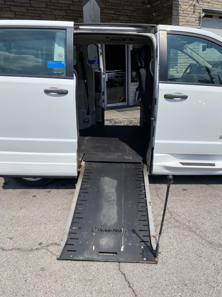 2018 Dodge Grand Caravan 2018 Dodge Grand Caravan Wheelchair Accessible Veh Photo