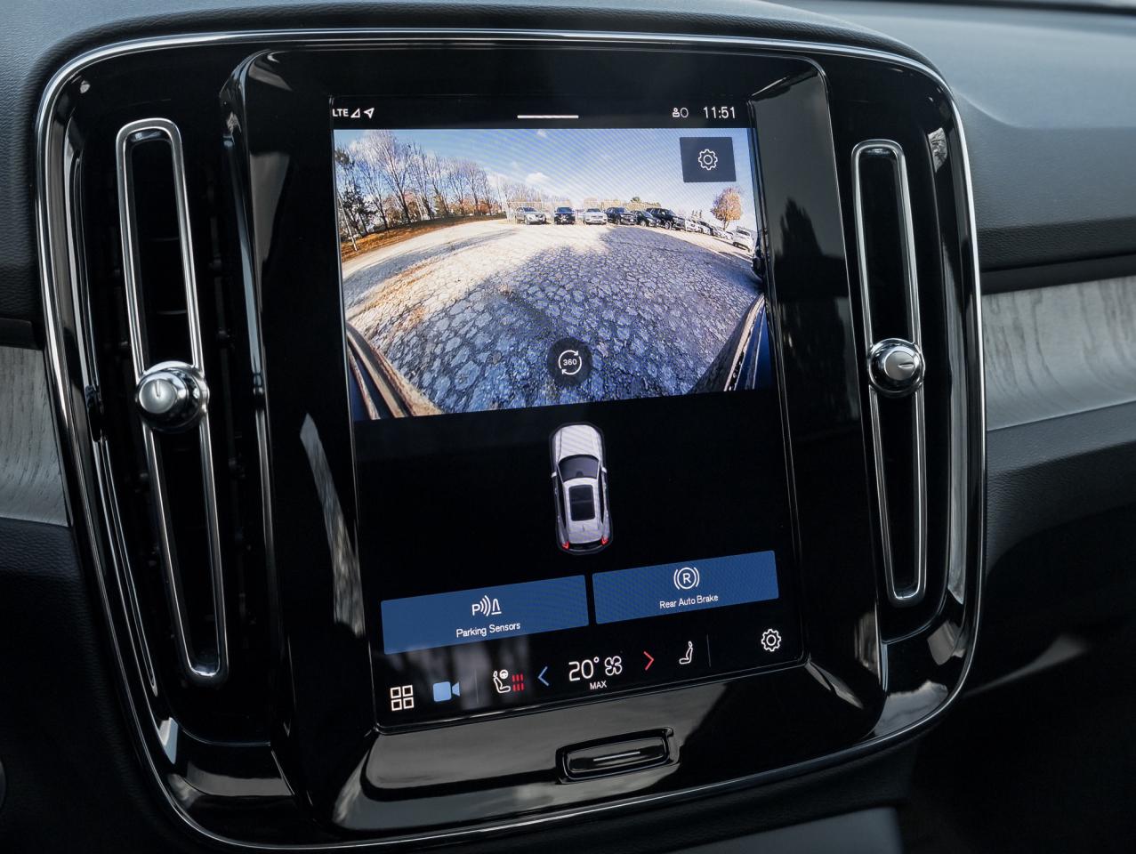 2025 Volvo XC40 B5 AWD Plus Dark Theme LOW KM CPO RATE FROM 3.49%* Photo