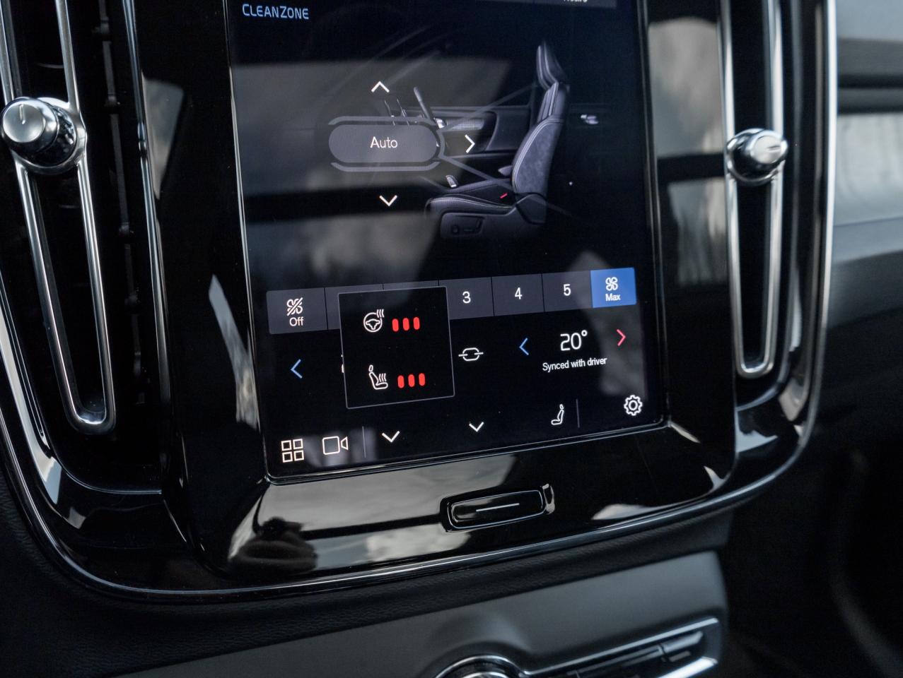 2025 Volvo XC40 B5 AWD Plus Dark Theme LOW KM CPO RATE FROM 3.49%* Photo