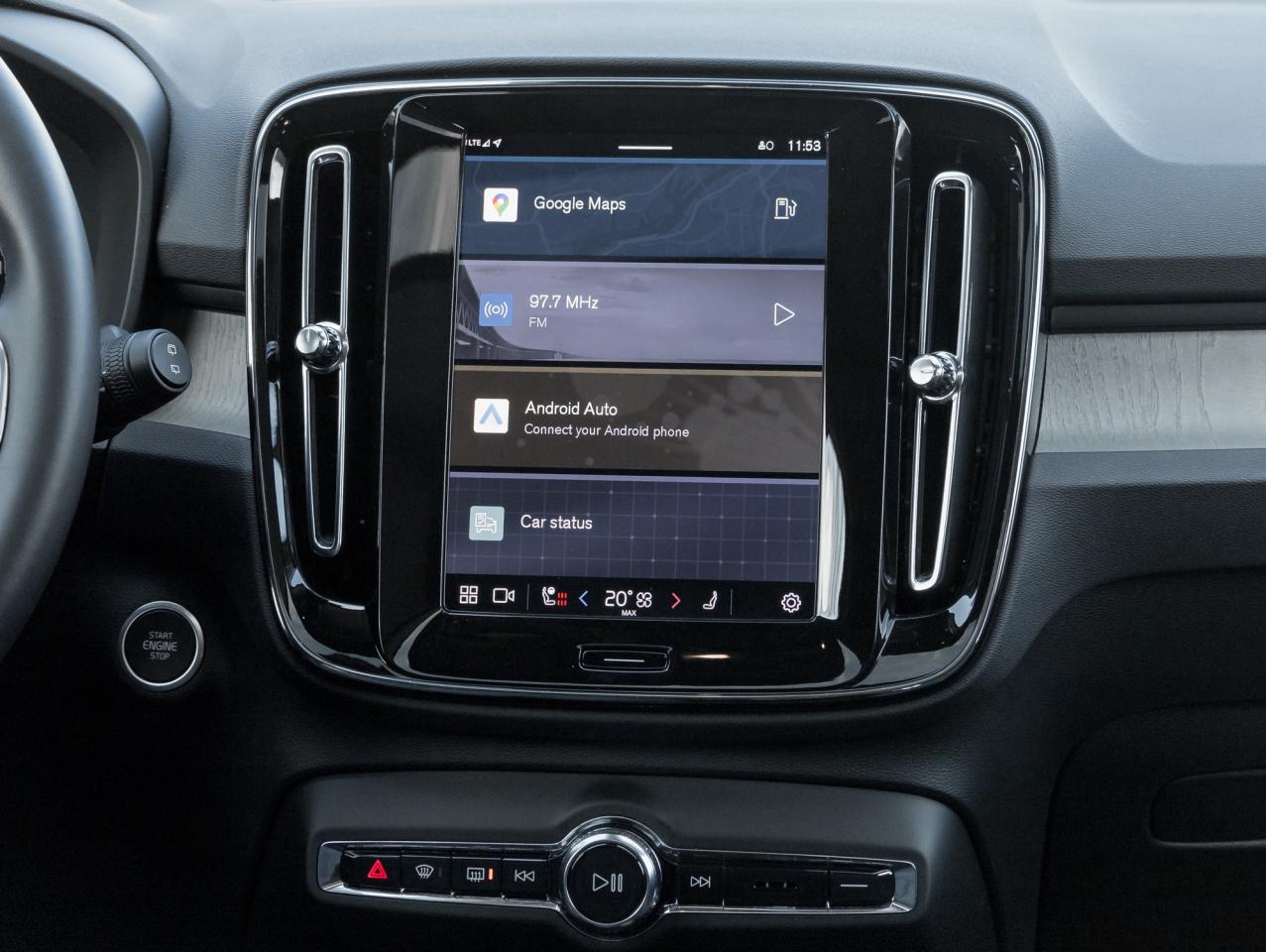 2025 Volvo XC40 B5 AWD Plus Dark Theme LOW KM CPO RATE FROM 3.49%* Photo