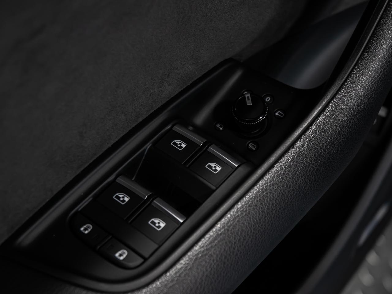 2019 Audi Q8 TECHNIK 55 TFSI QUATTRO HEADS UP NAVI REAR CAM Photo