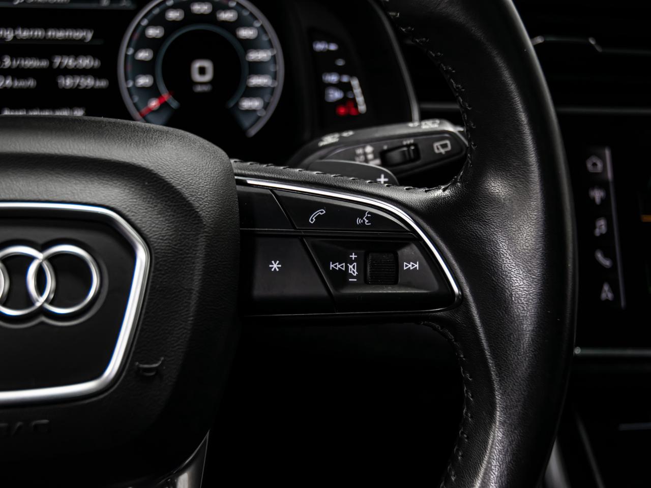 2019 Audi Q8 TECHNIK 55 TFSI QUATTRO HEADS UP NAVI REAR CAM Photo