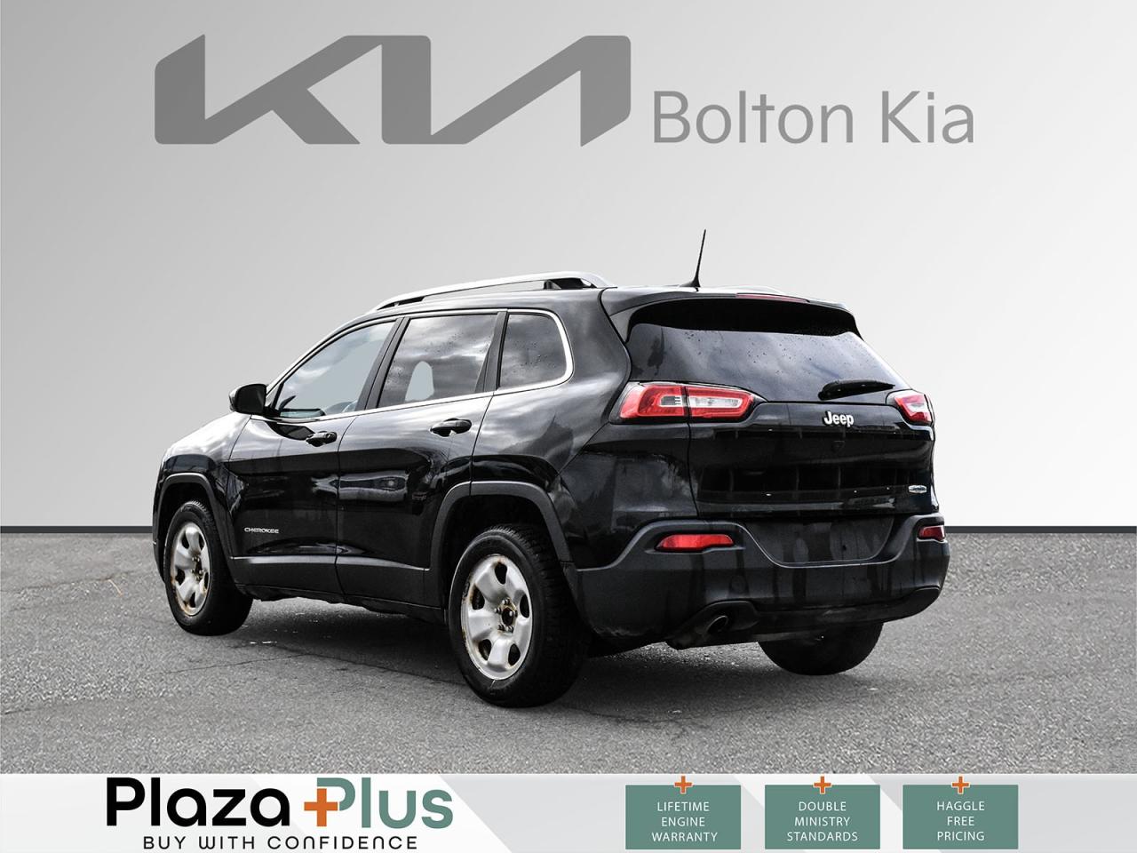 2016 Jeep Cherokee North Summer AND Winter tires included / Clean Car Photo2