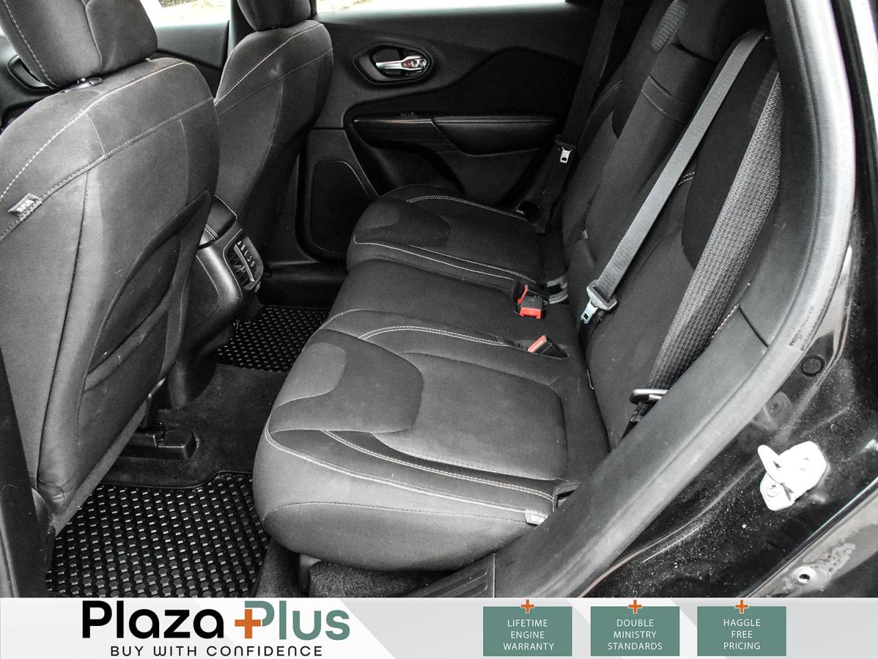 2016 Jeep Cherokee North Summer AND Winter tires included / Clean Car Photo