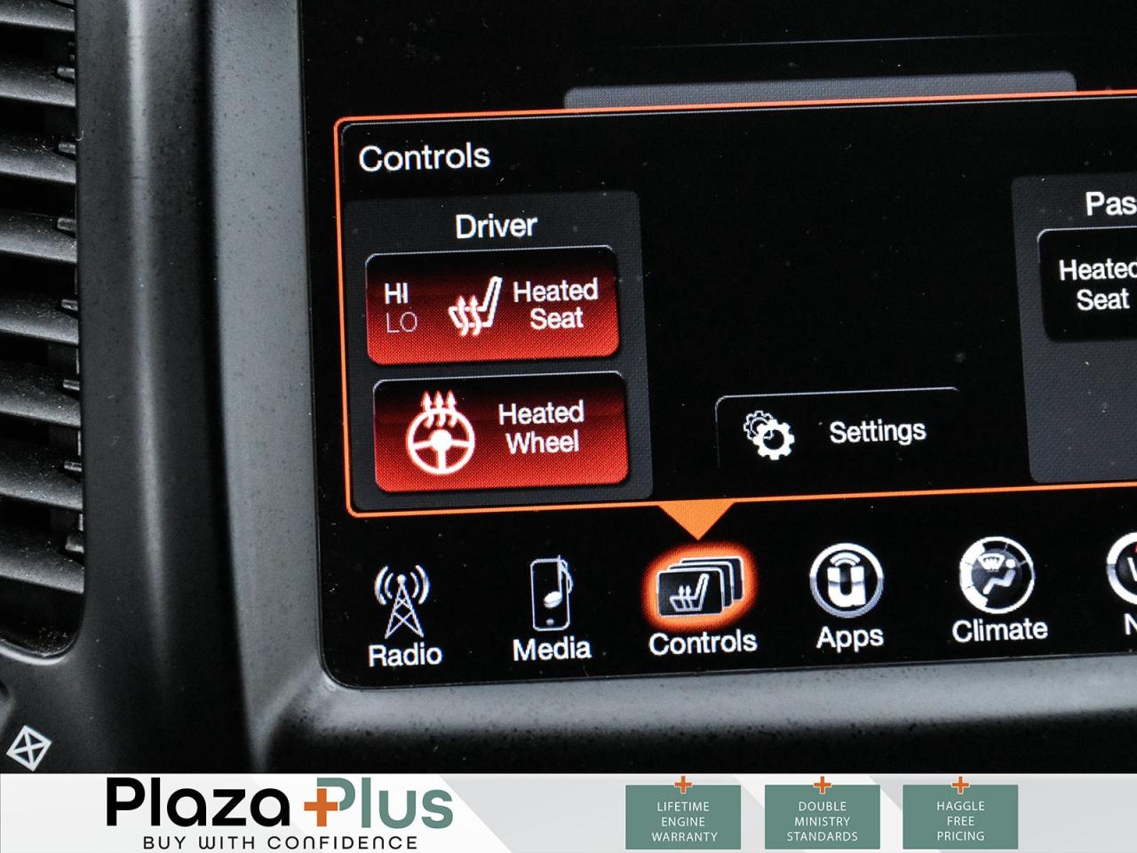 2016 Jeep Cherokee North Summer AND Winter tires included / Clean Car Photo