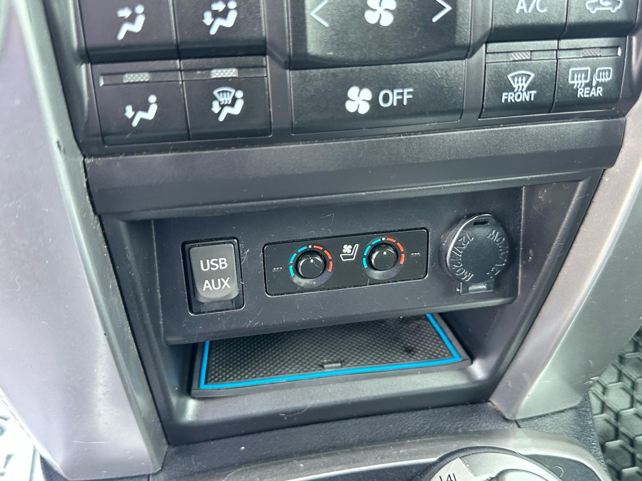 2018 Toyota 4Runner LIMITED ~ 7 PASS ~ NAV ~ LEATHER ~ SUNROOF Photo