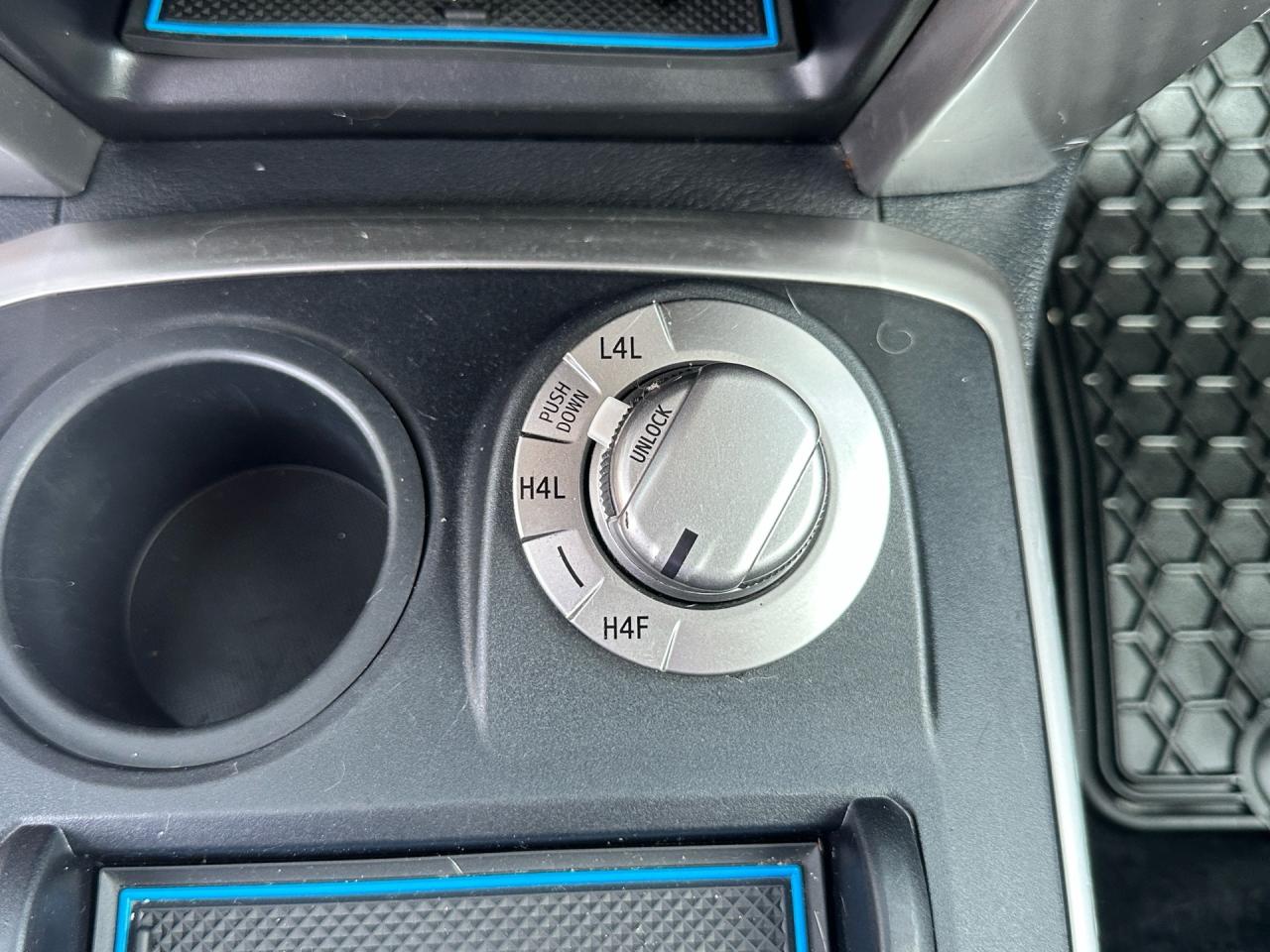 2018 Toyota 4Runner LIMITED ~ 7 PASS ~ NAV ~ LEATHER ~ SUNROOF Photo