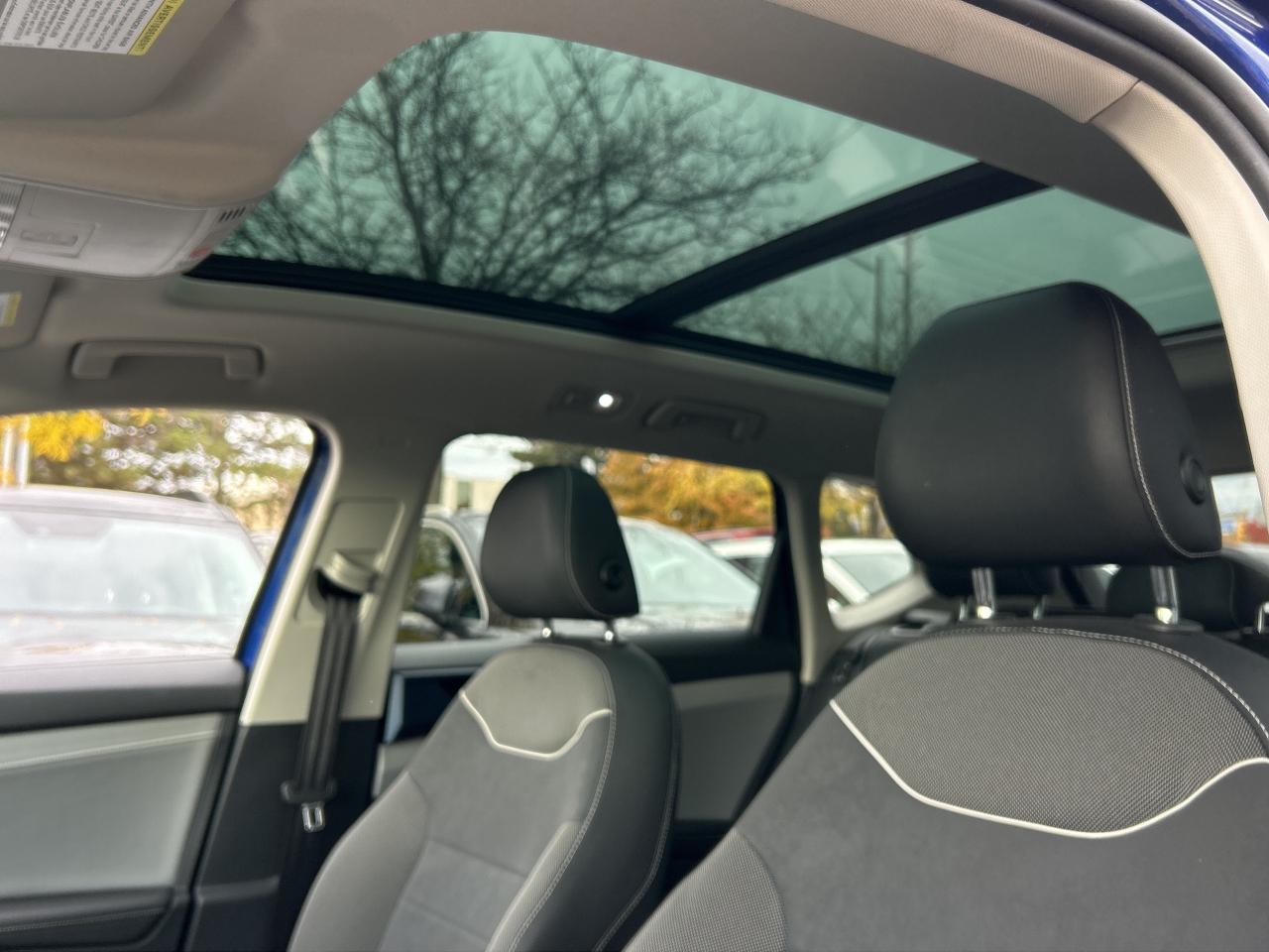 2024 Volkswagen Taos PANO ROOF,CARPLAY,ANROID AUTO,HEATED SEATS & STEER Photo2