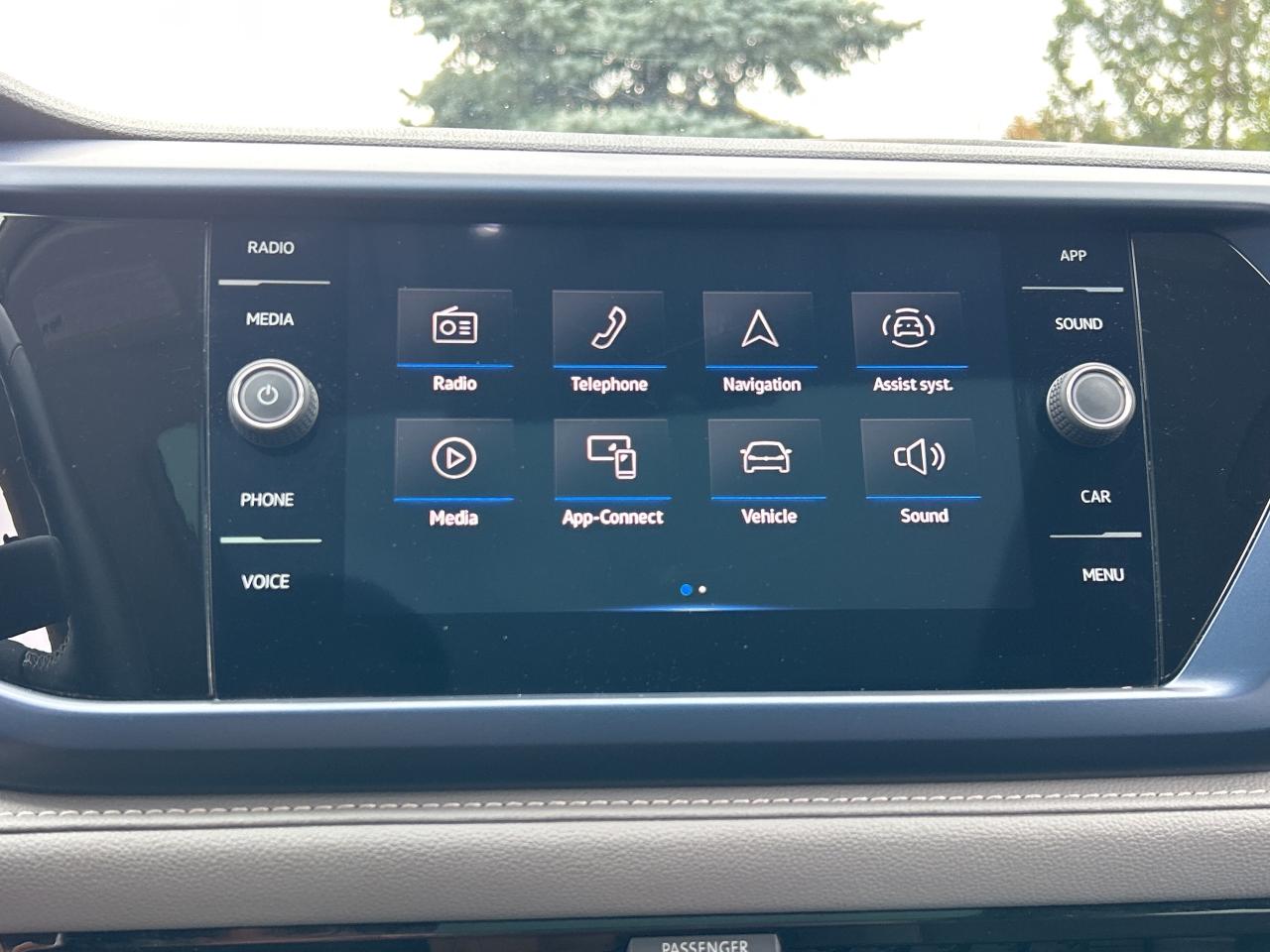 2024 Volkswagen Taos PANO ROOF,CARPLAY,ANROID AUTO,HEATED SEATS & STEER Photo