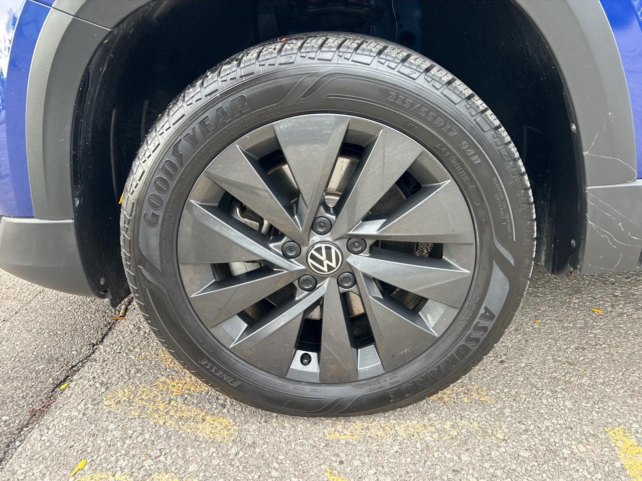 2024 Volkswagen Taos PANO ROOF,CARPLAY,ANROID AUTO,HEATED SEATS & STEER Photo