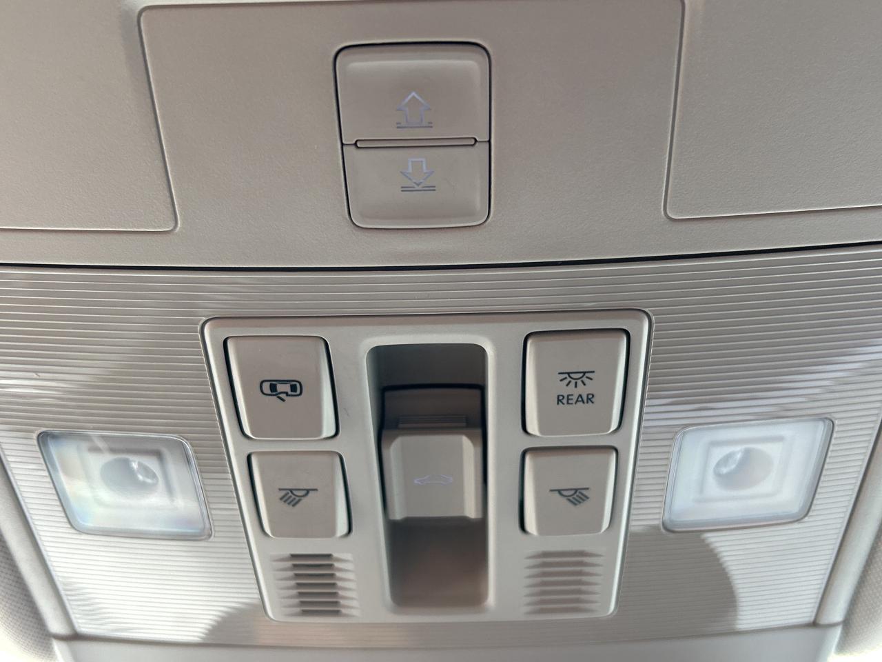 2024 Volkswagen Taos PANO ROOF,CARPLAY,ANROID AUTO,HEATED SEATS & STEER Photo