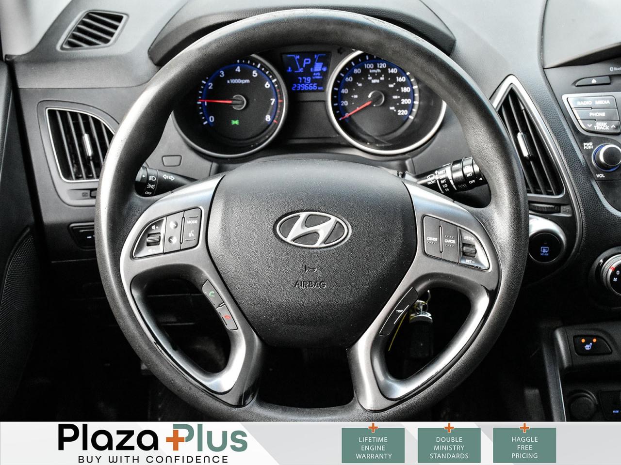 2014 Hyundai Tucson GL Clean CarFax Repot / Photo