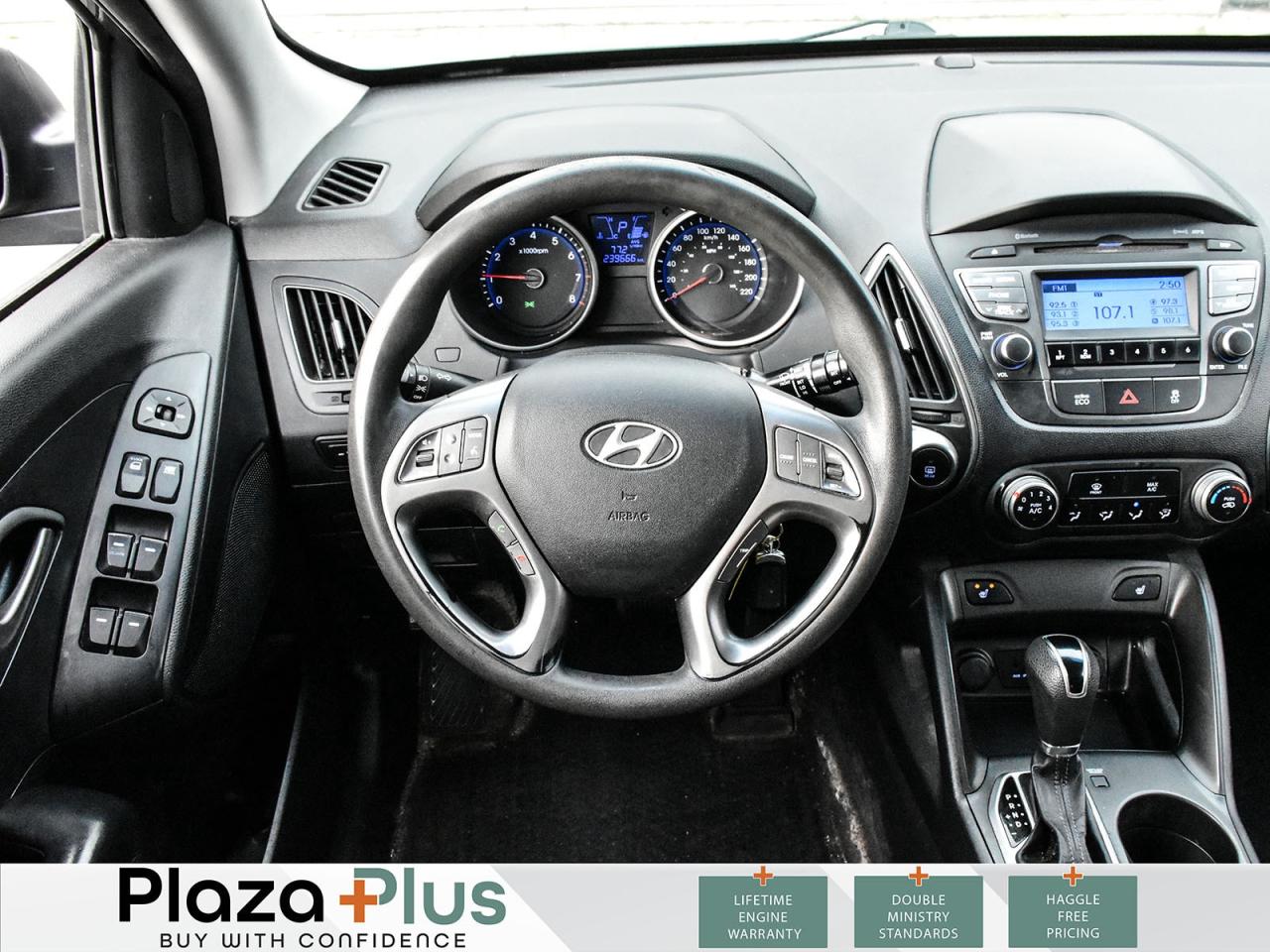 2014 Hyundai Tucson GL Clean CarFax Repot / Photo