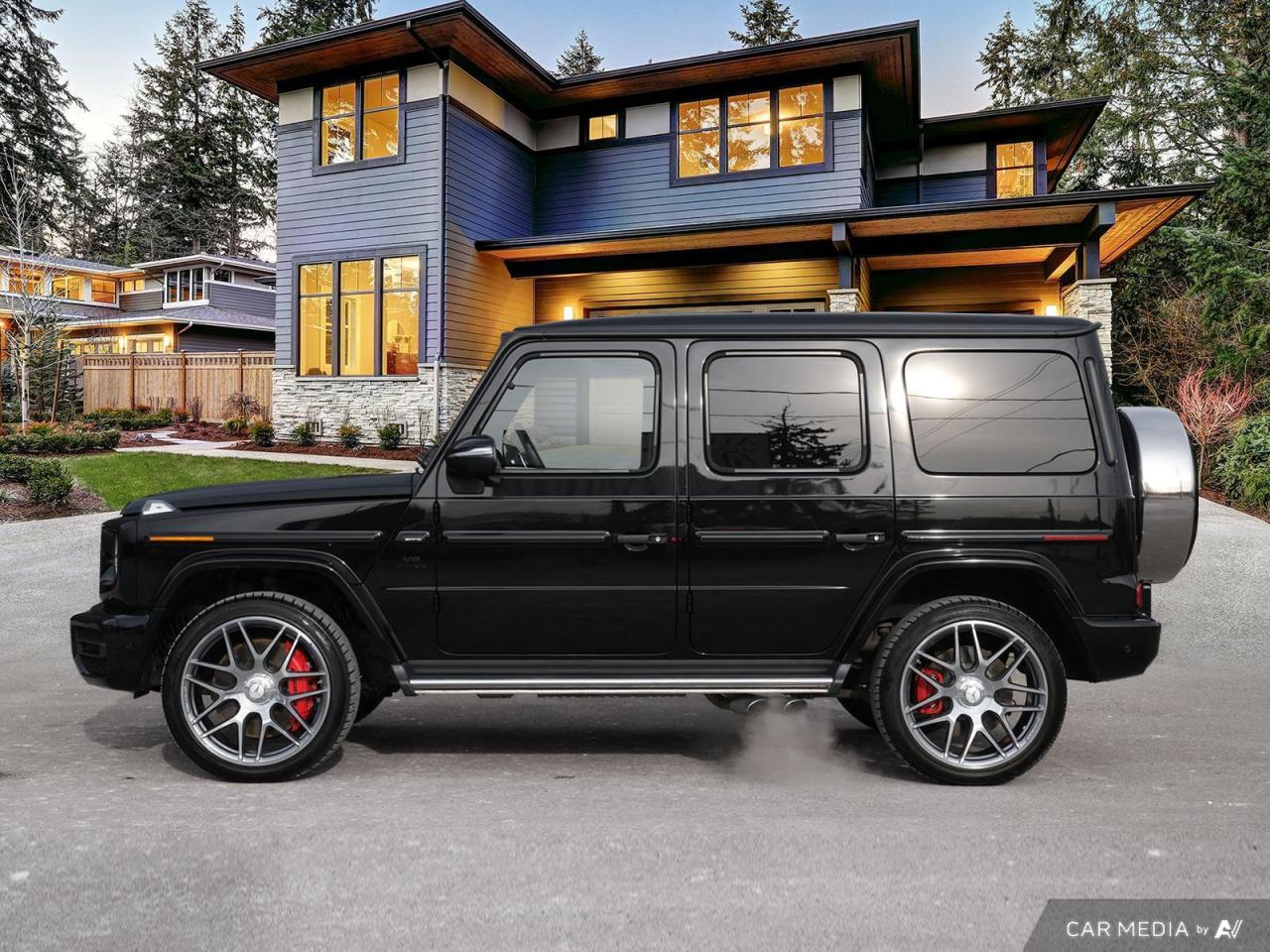 2020 Mercedes-Benz G-Class G63AMG   CARFAX CLEAN   LOW KMS Photo2