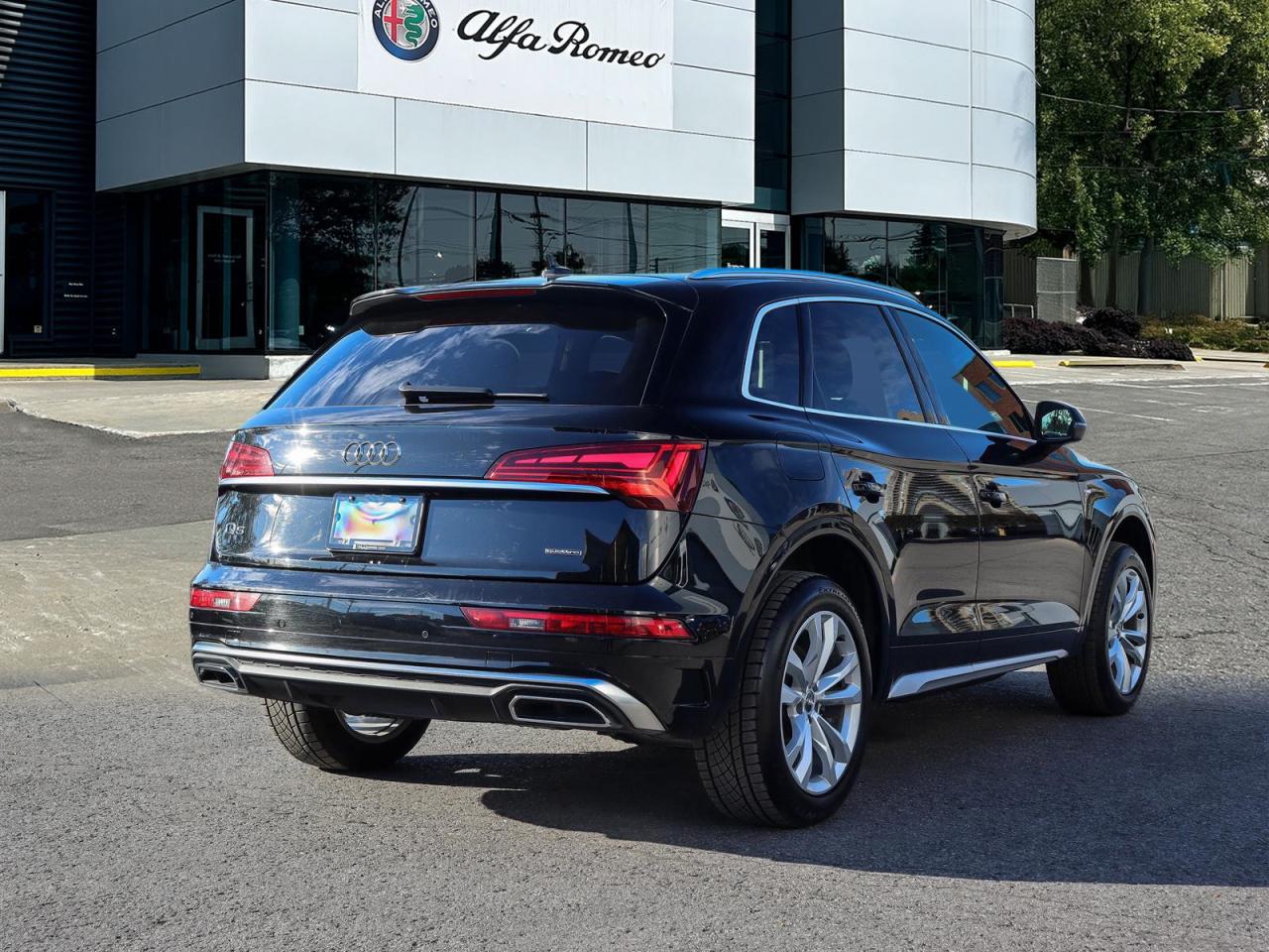 2022 Audi Q5 45 2.0T Technik quattro 7sp S Tronic Photo4