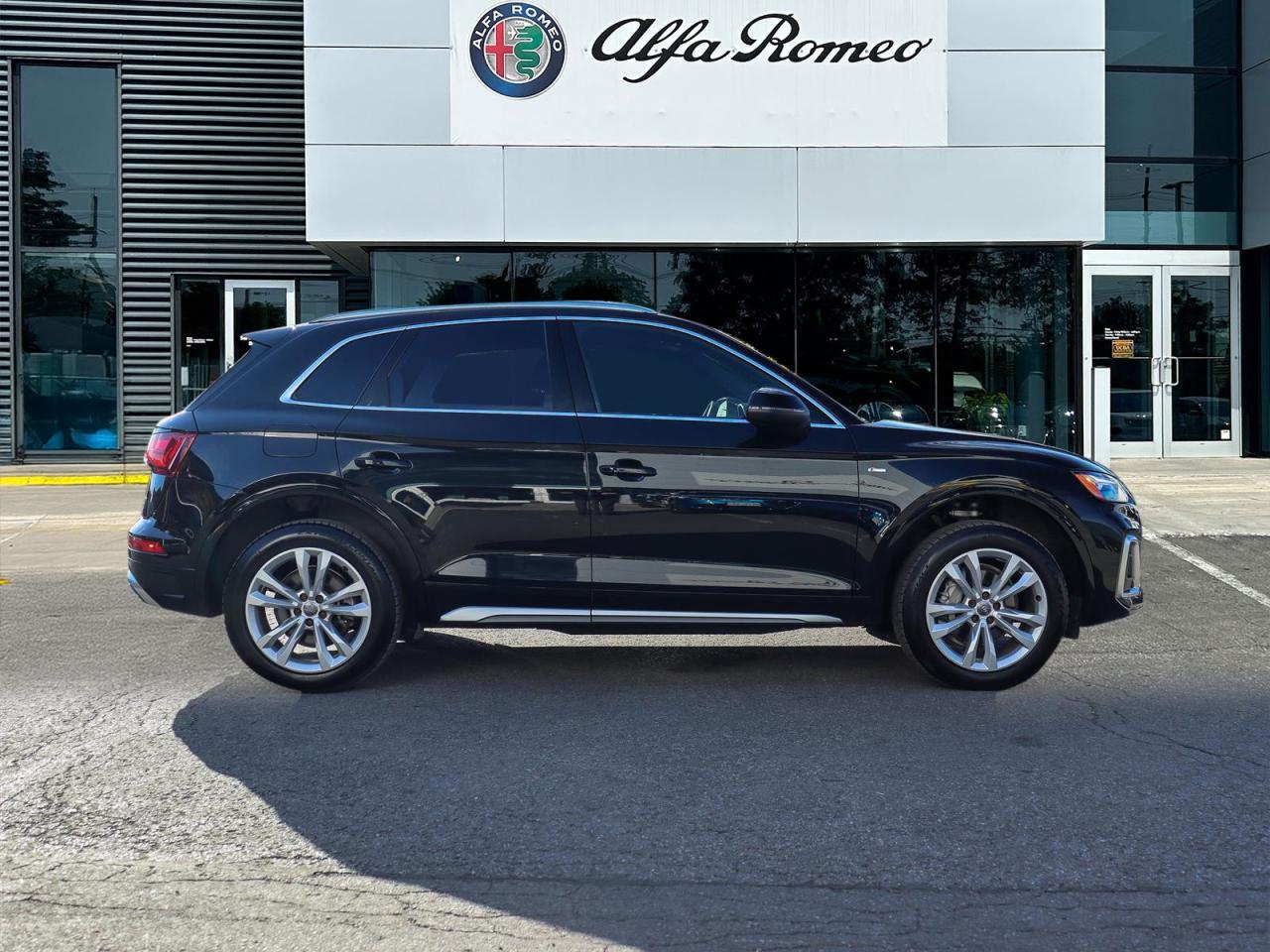 2022 Audi Q5 45 2.0T Technik quattro 7sp S Tronic Photo3