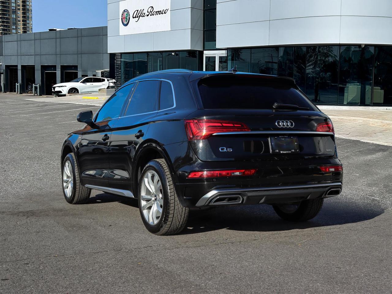 2022 Audi Q5 45 2.0T Technik quattro 7sp S Tronic Photo