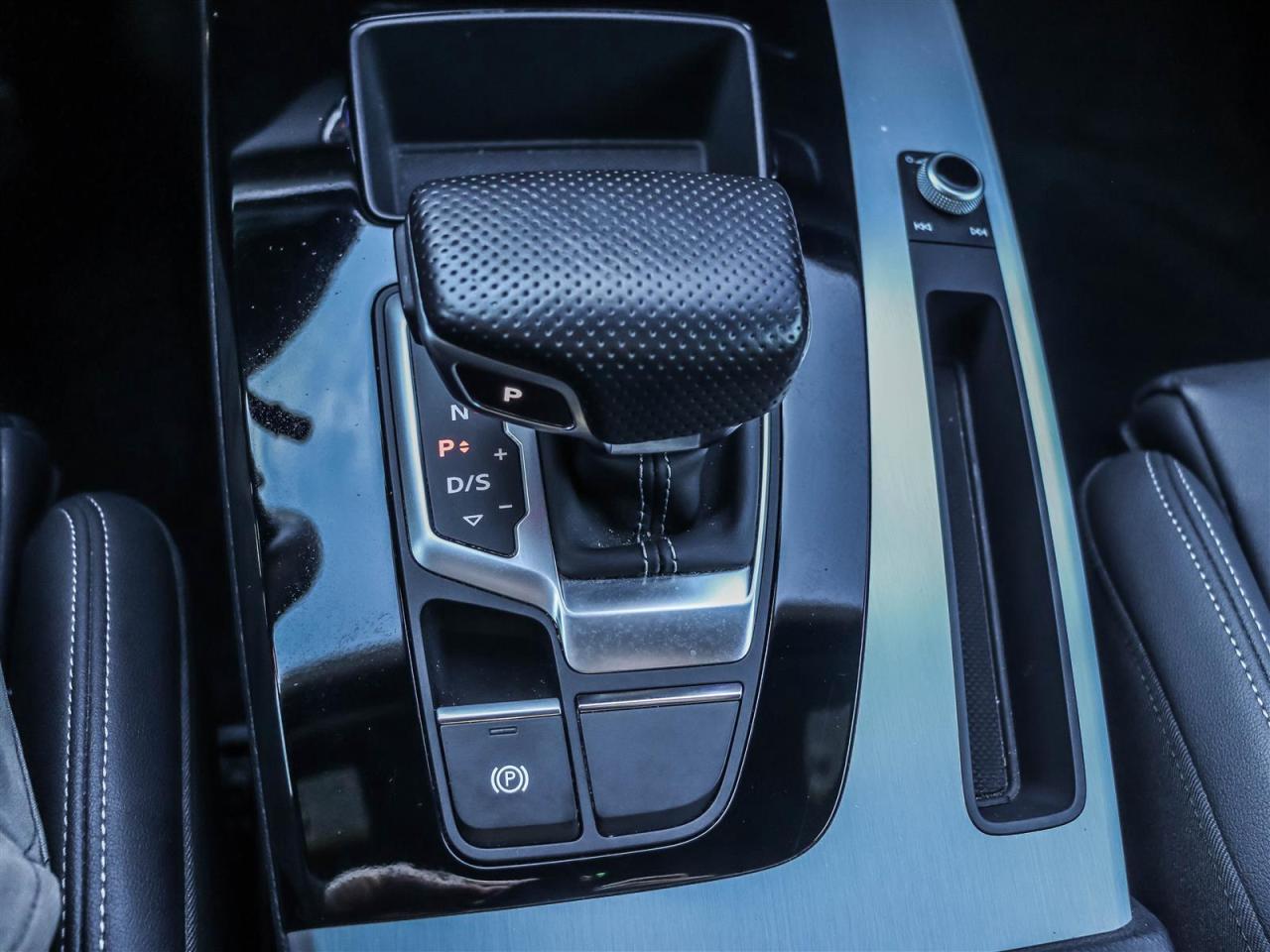 2022 Audi Q5 45 2.0T Technik quattro 7sp S Tronic Photo