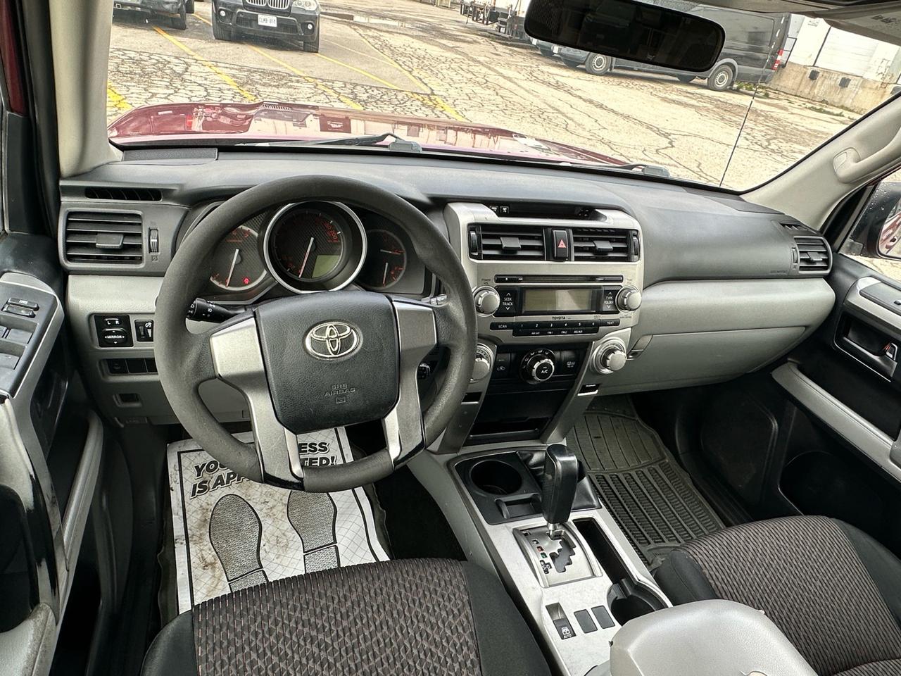 2011 Toyota 4Runner 4WD ~ V6 ~ SR5 ~ LOW KM Photo4