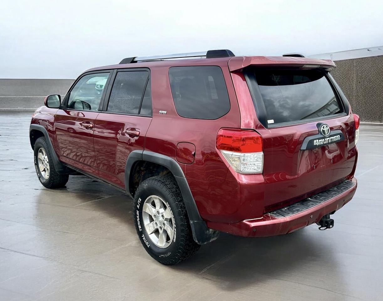 2011 Toyota 4Runner 4WD ~ V6 ~ SR5 ~ LOW KM Photo3