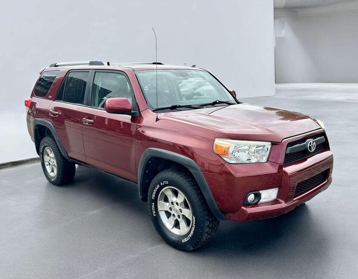 2011 Toyota 4Runner 4WD ~ V6 ~ SR5 ~ LOW KM Photo5