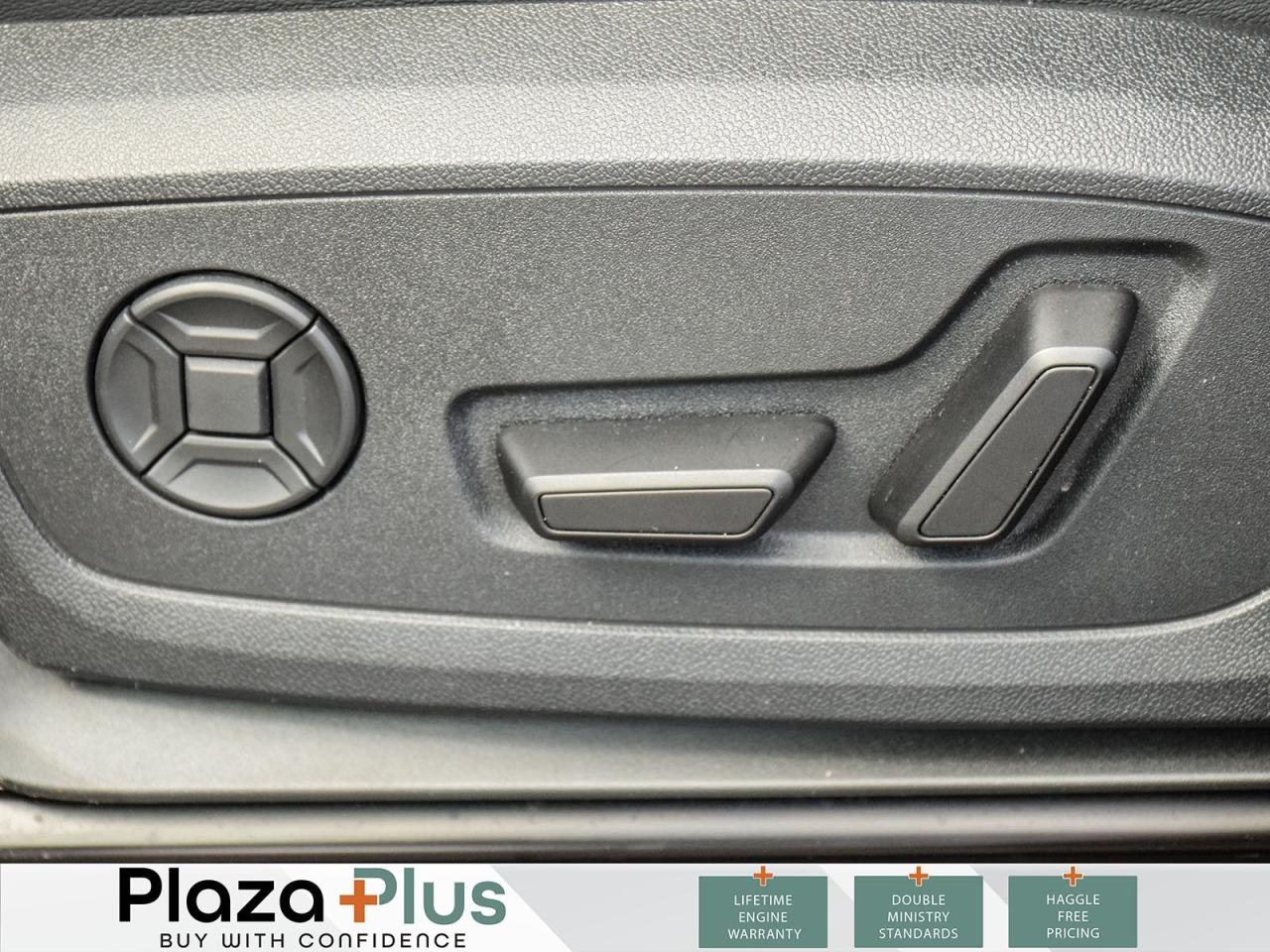 2025 Audi Q3 BASE Leather     Black Optic   Vorsprung pkg / Photo