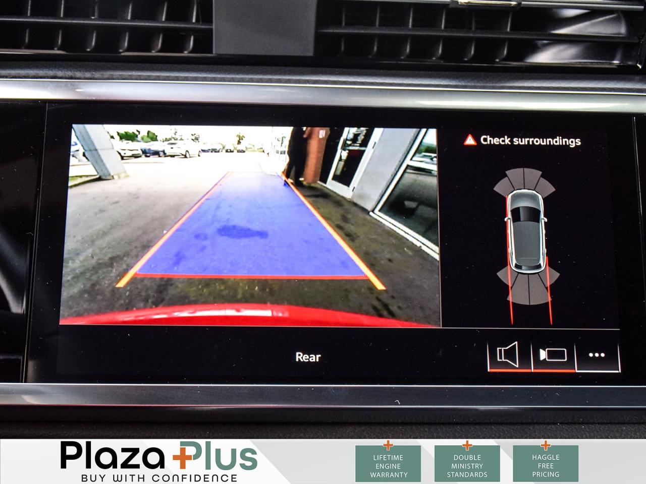 2025 Audi Q3 BASE Leather     Black Optic   Vorsprung pkg / Photo