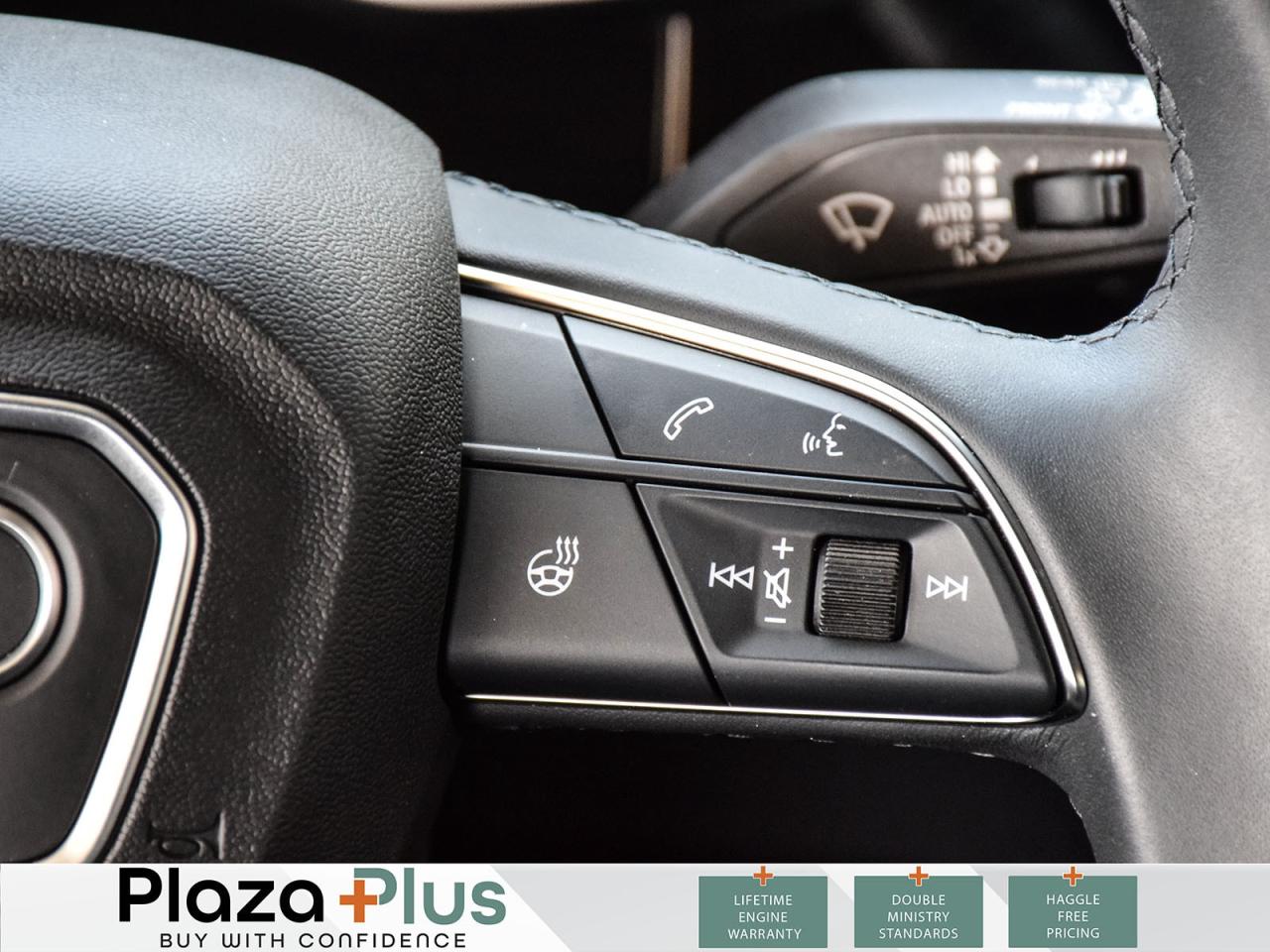 2025 Audi Q3 BASE Leather     Black Optic   Vorsprung pkg / Photo